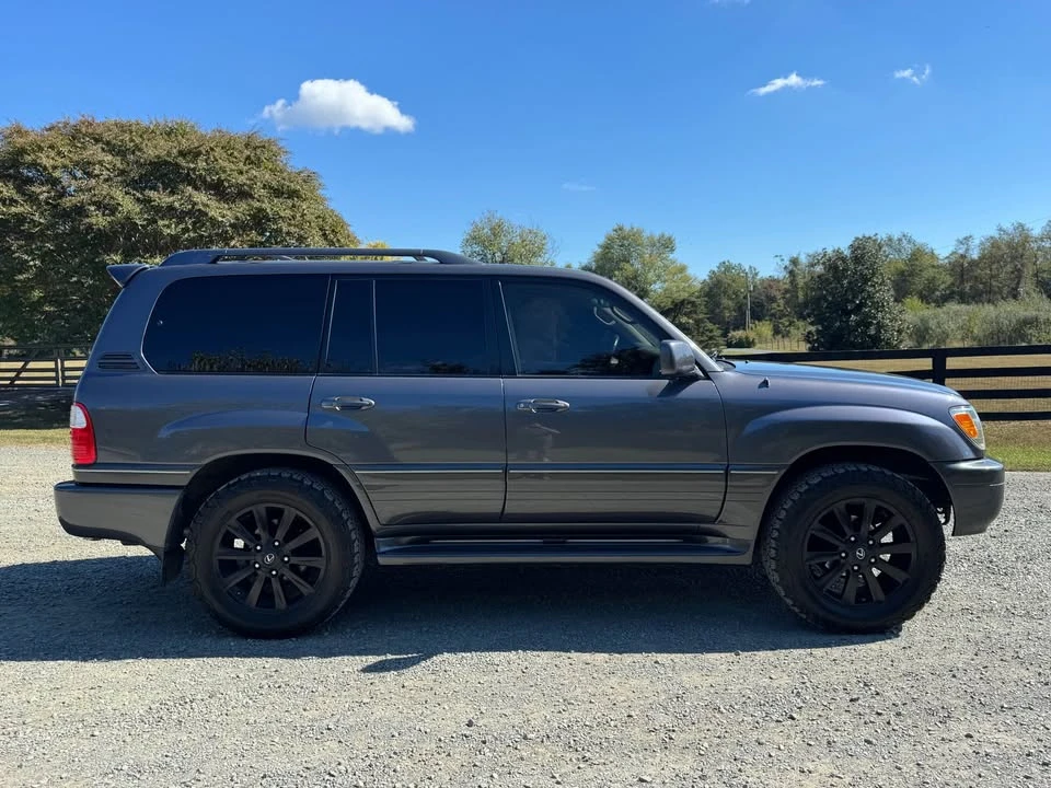 2004 Lexus LX 2nd Gen - Image 6 of 19