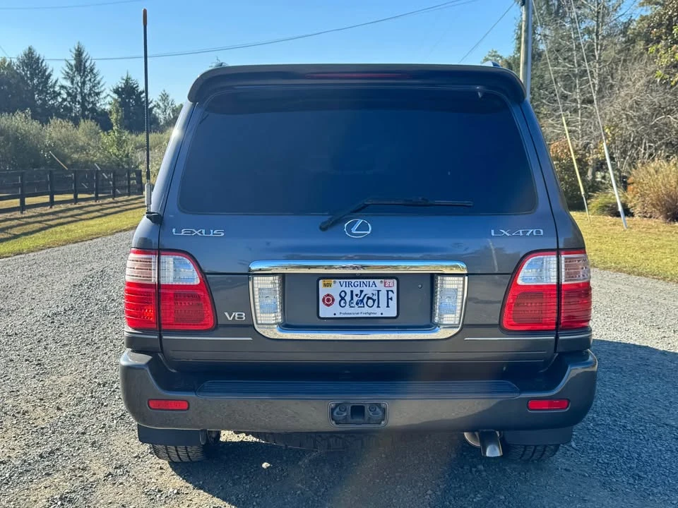 2004 Lexus LX 2nd Gen - Image 4 of 19