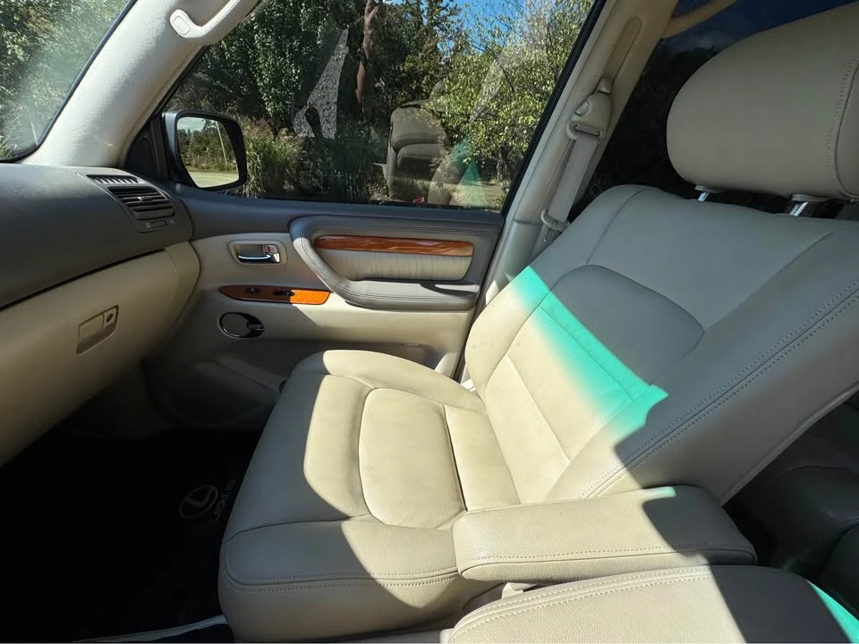 2004 Lexus LX 2nd Gen - Image 13 of 19