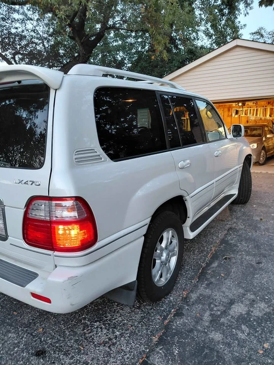 2004 Lexus LX 2nd Gen - Image 3 of 13