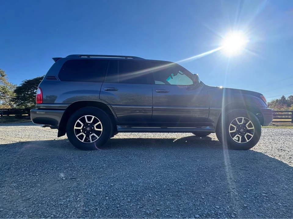 2004 Lexus LX 2nd Gen - Image 8 of 19