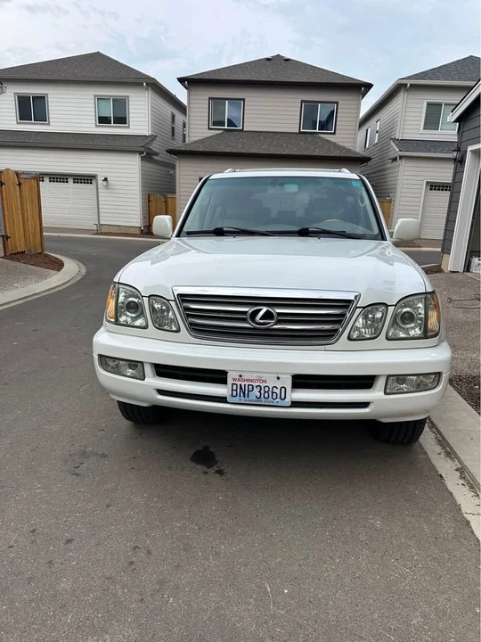2004 Lexus LX 2nd Gen - Image 3 of 9