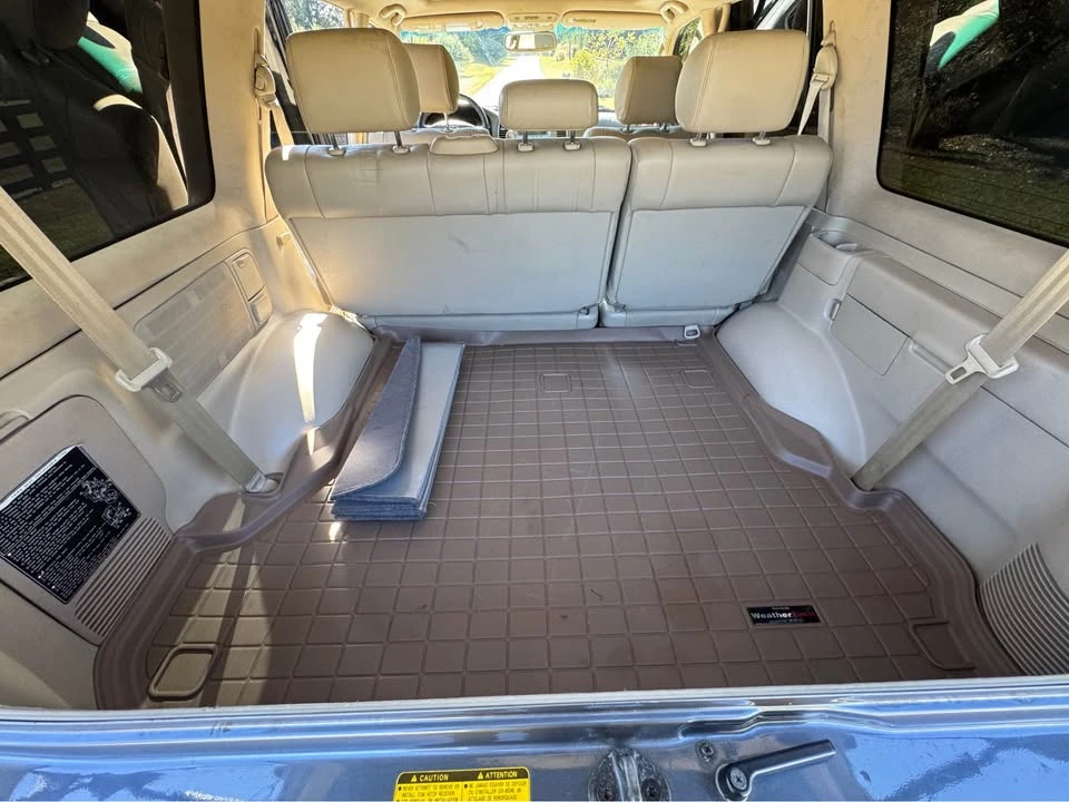 2004 Lexus LX 2nd Gen - Image 11 of 19