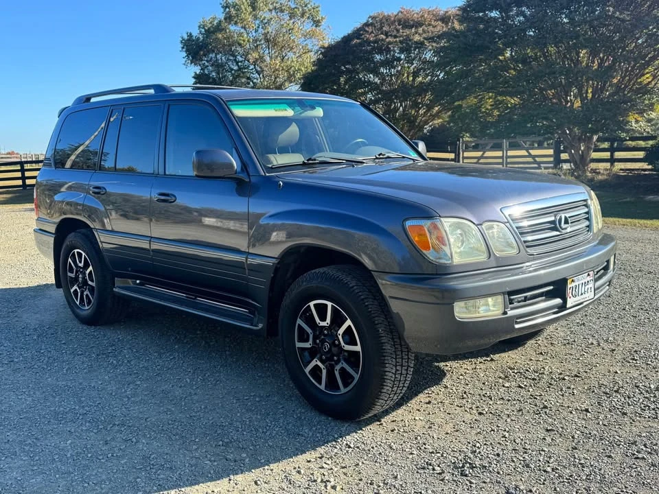2004 Lexus LX 2nd Gen - Image 6 of 19