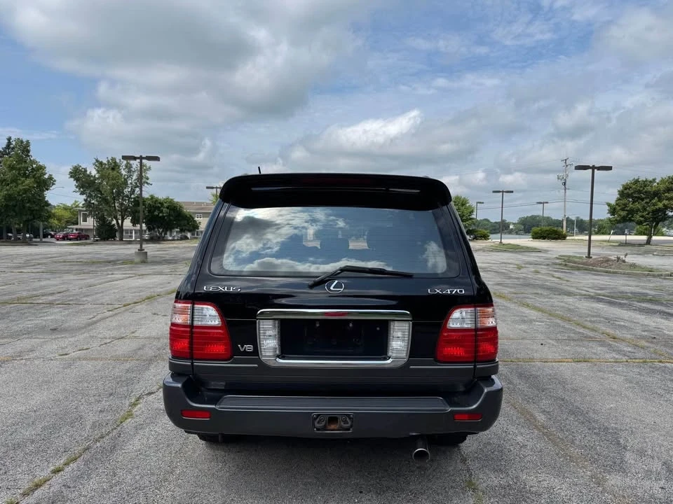 2004 Lexus LX 2nd Gen - Image 6 of 19