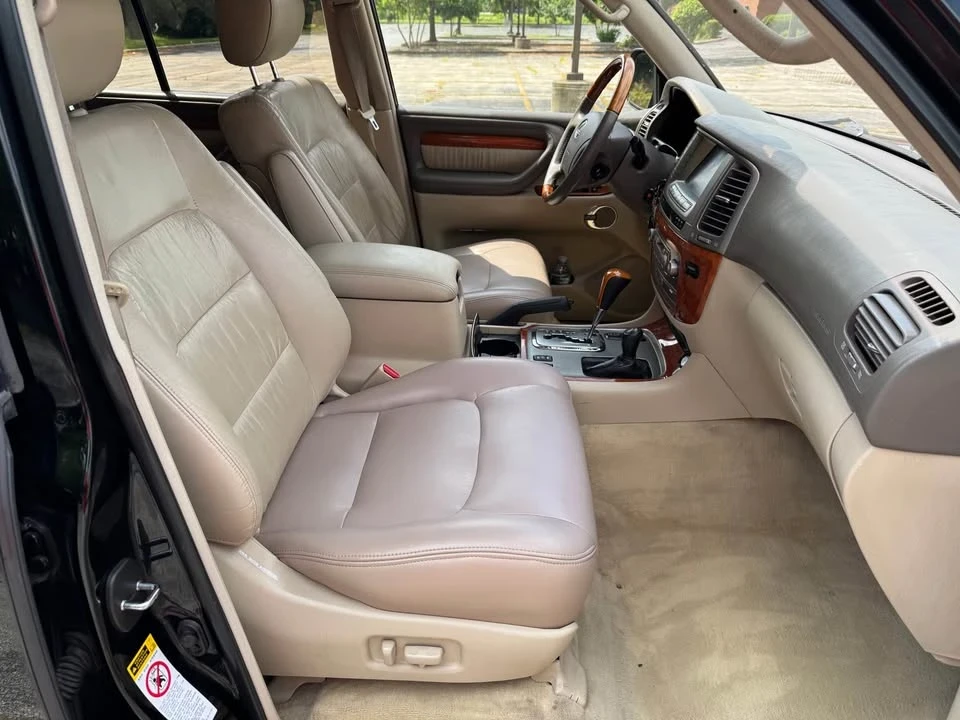 2004 Lexus LX 2nd Gen - Image 13 of 19