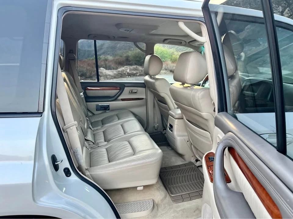 2004 Lexus LX 2nd Gen - Image 10 of 19