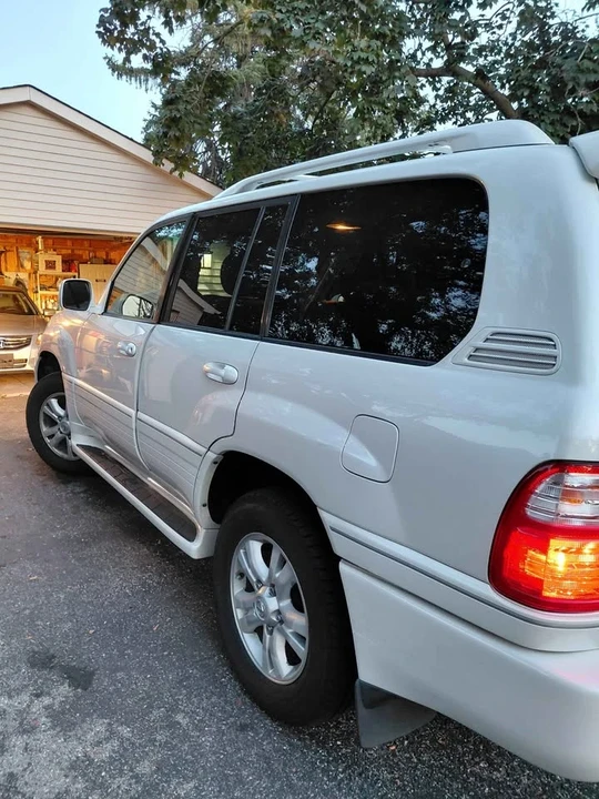 2004 Lexus LX 2nd Gen - Image 4 of 14