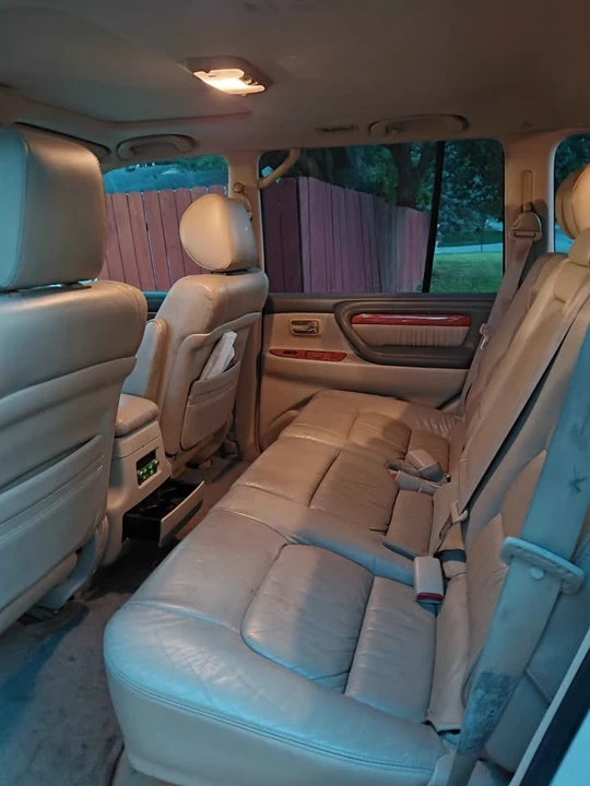 2004 Lexus LX 2nd Gen - Image 9 of 14