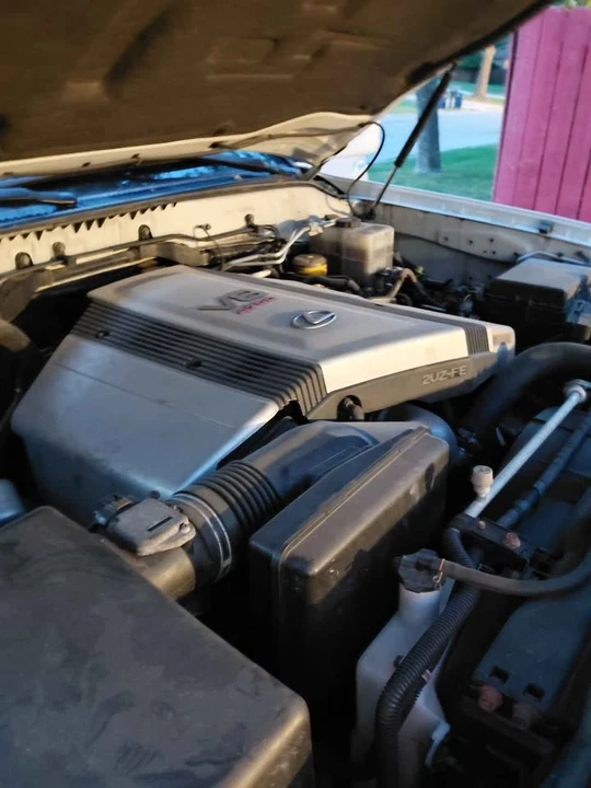 2004 Lexus LX 2nd Gen - Image 13 of 14