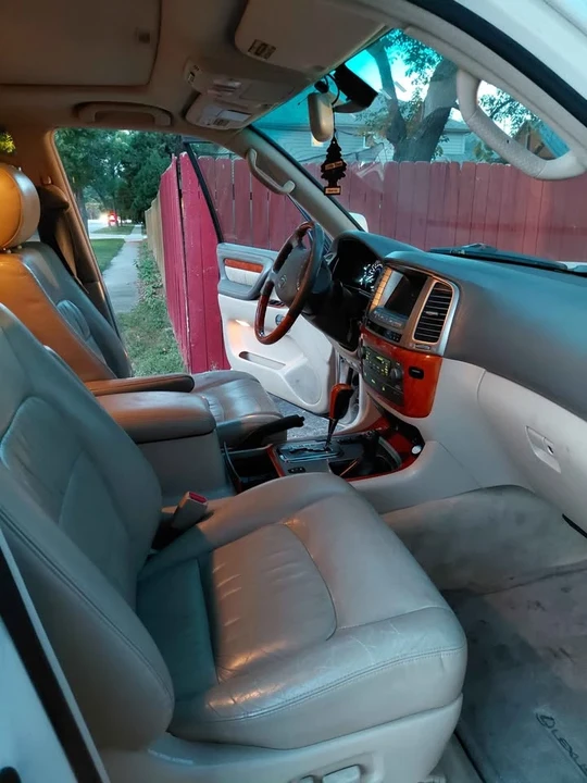 2004 Lexus LX 2nd Gen - Image 8 of 14