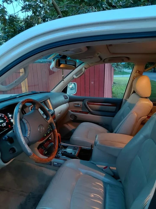 2004 Lexus LX 2nd Gen - Image 7 of 14