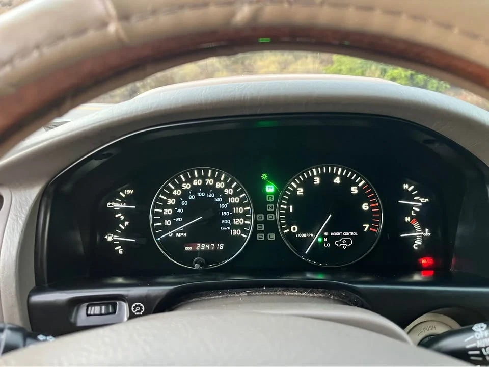 2004 Lexus LX 2nd Gen - Image 13 of 19