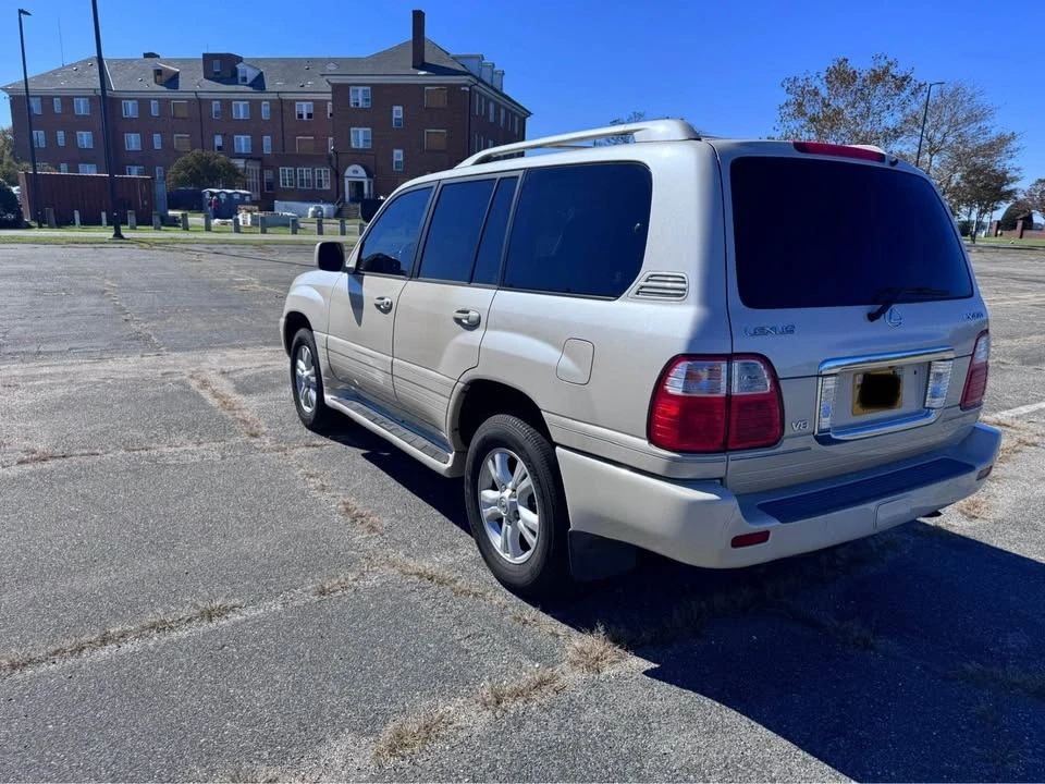2004 Lexus LX 2nd Gen - Image 4 of 20