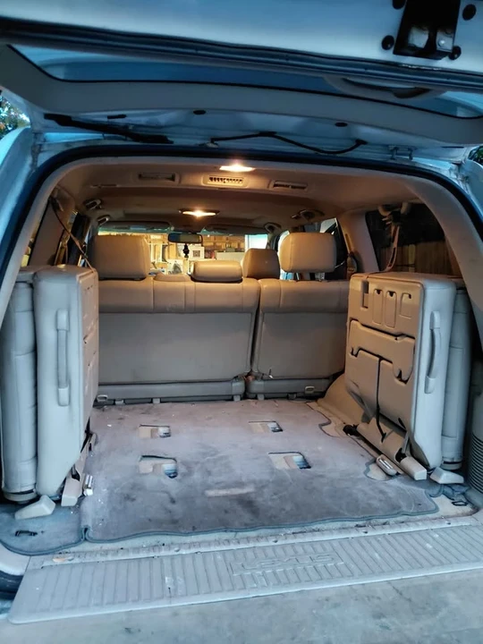 2004 Lexus LX 2nd Gen - Image 10 of 14