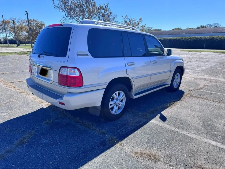 2004 Lexus LX 2nd Gen - Image 3 of 20