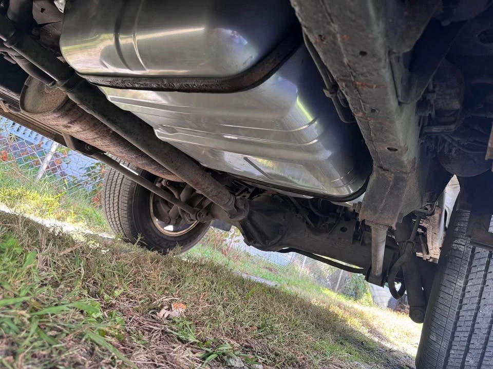 2004 Lexus LX 2nd Gen - Image 18 of 20