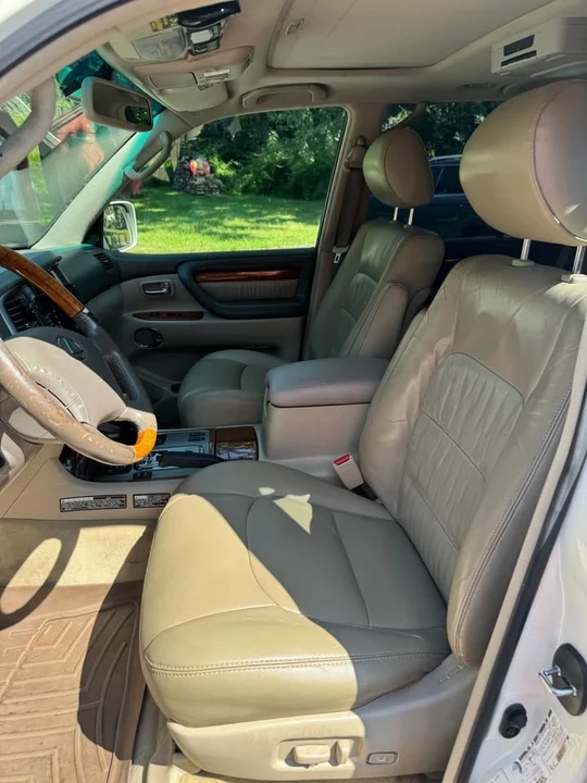 2004 Lexus LX 2nd Gen - Image 7 of 8