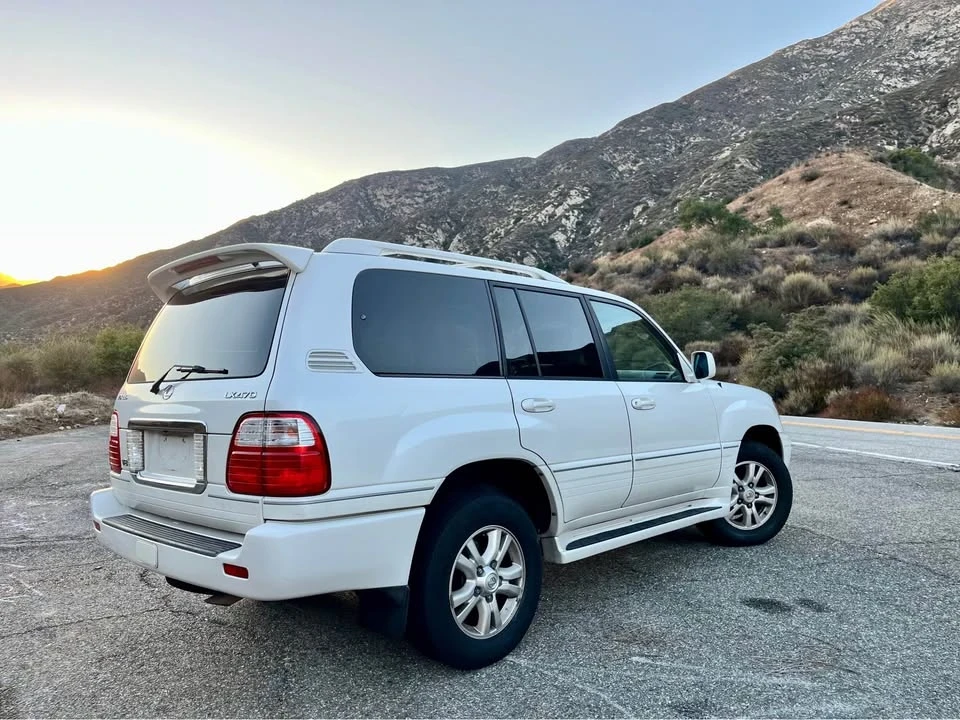2004 Lexus LX 2nd Gen - Image 4 of 19