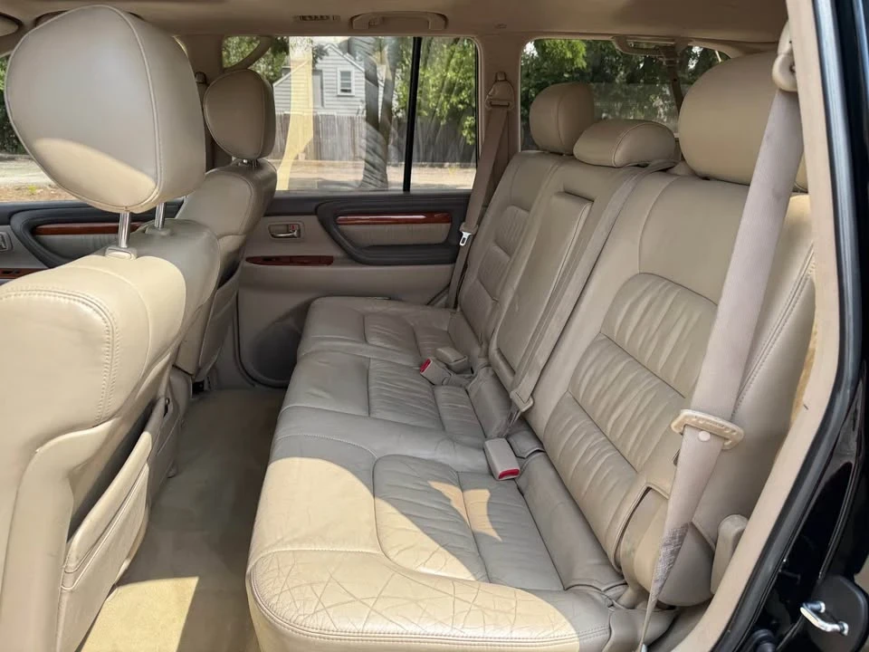2004 Lexus LX 2nd Gen - Image 12 of 19
