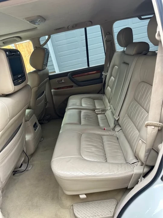 2004 Lexus LX 2nd Gen - Image 8 of 9