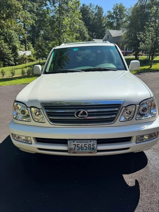 2004 Lexus LX 2nd Gen - Image 2 of 8
