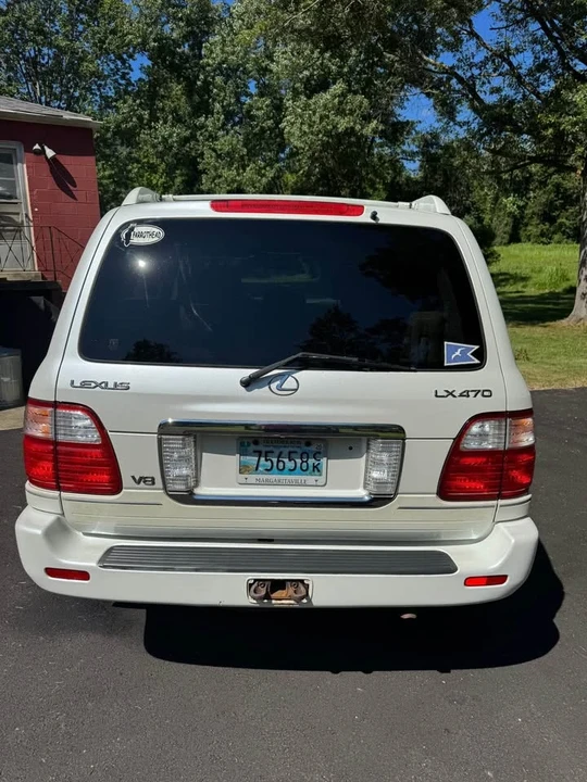 2004 Lexus LX 2nd Gen - Image 4 of 8