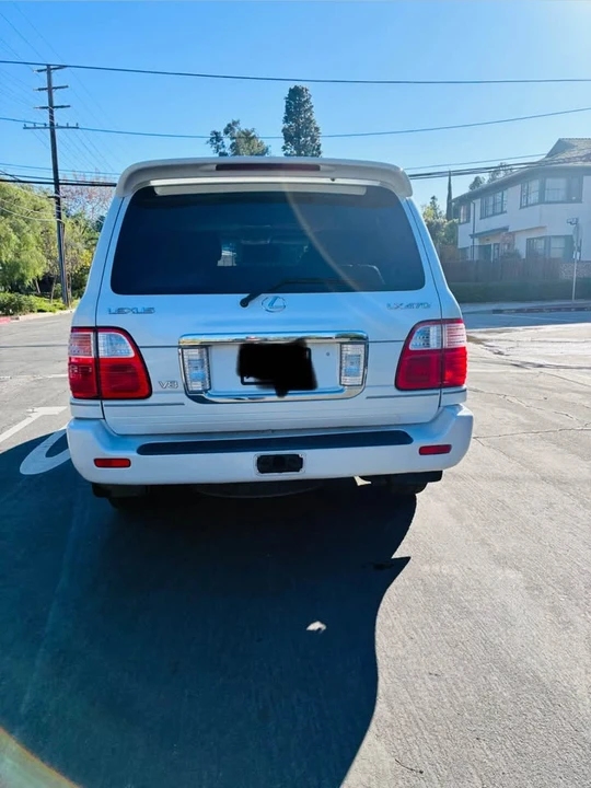 2004 Lexus LX 2nd Gen - Image 13 of 17