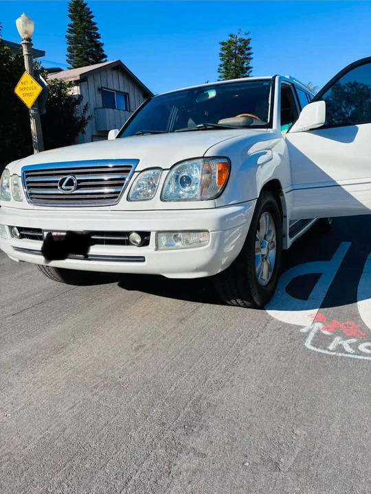 2004 Lexus LX 2nd Gen - Image 2 of 17