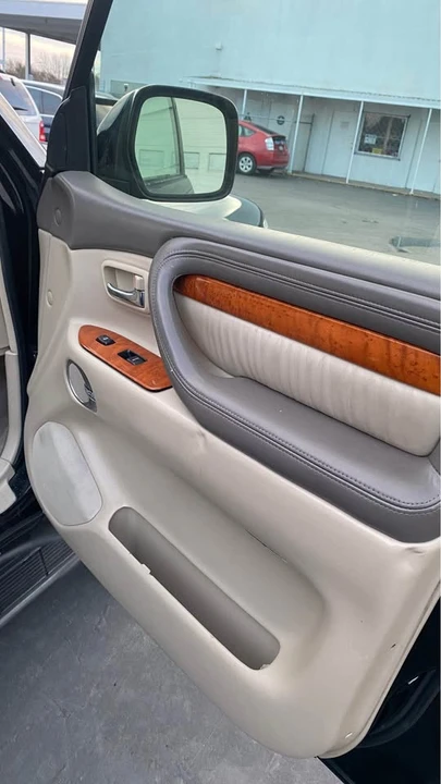 2004 Lexus LX 2nd Gen - Image 12 of 14