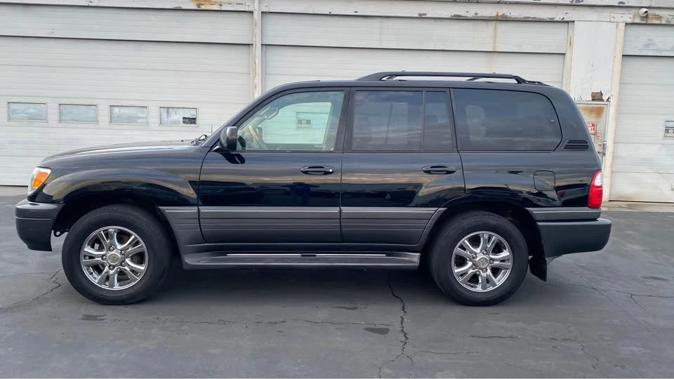 2004 Lexus LX 2nd Gen - Image 3 of 14
