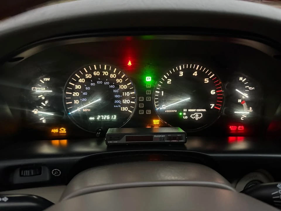 2004 Lexus LX 2nd Gen - Image 11 of 11