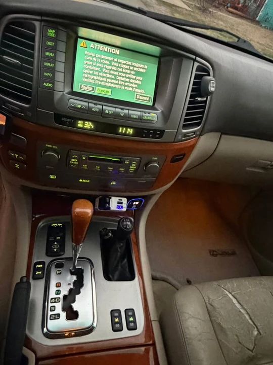 2004 Lexus LX 2nd Gen - Image 8 of 11