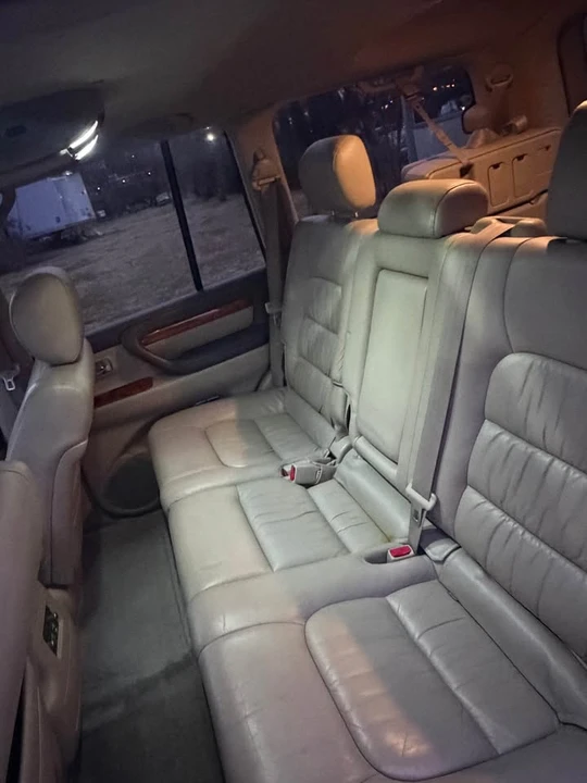 2004 Lexus LX 2nd Gen - Image 7 of 11
