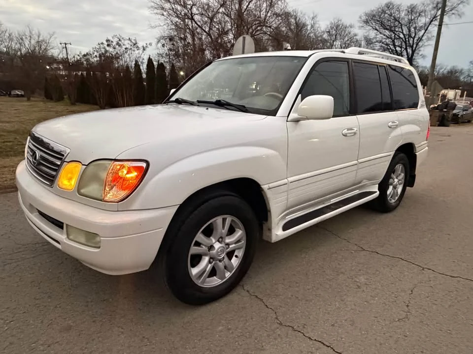 2004 Lexus LX 2nd Gen - Image 4 of 11
