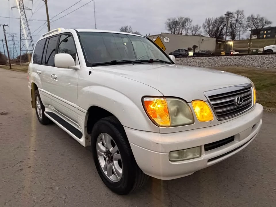 2004 Lexus LX 2nd Gen - Image 3 of 11