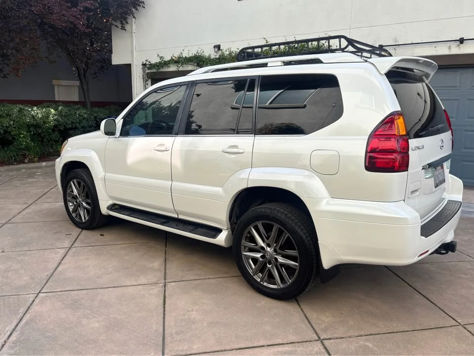 2004 Lexus LX 2nd Gen - Image 7 of 18