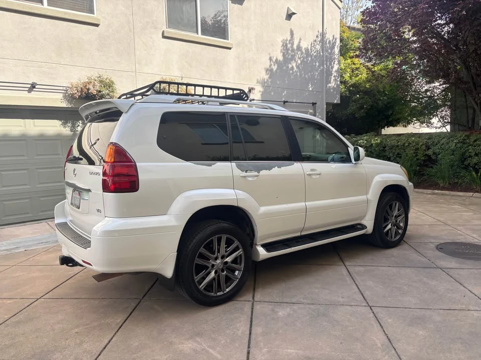 2004 Lexus LX 2nd Gen - Image 5 of 18