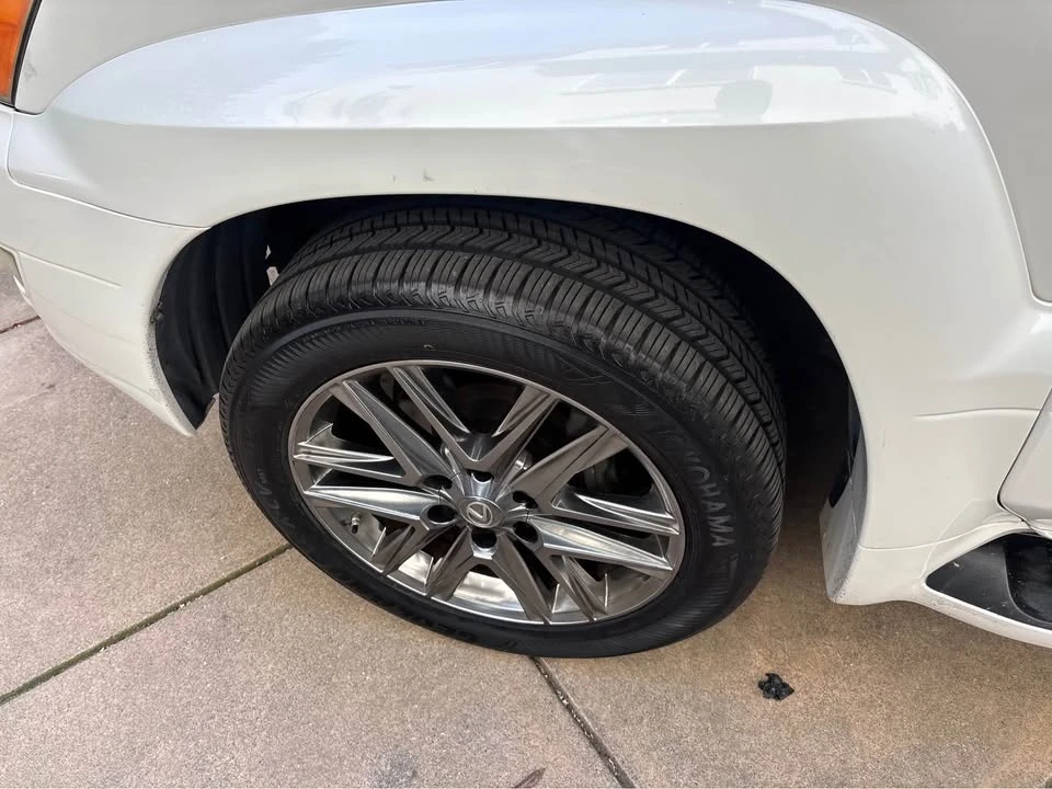 2004 Lexus LX 2nd Gen - Image 18 of 18
