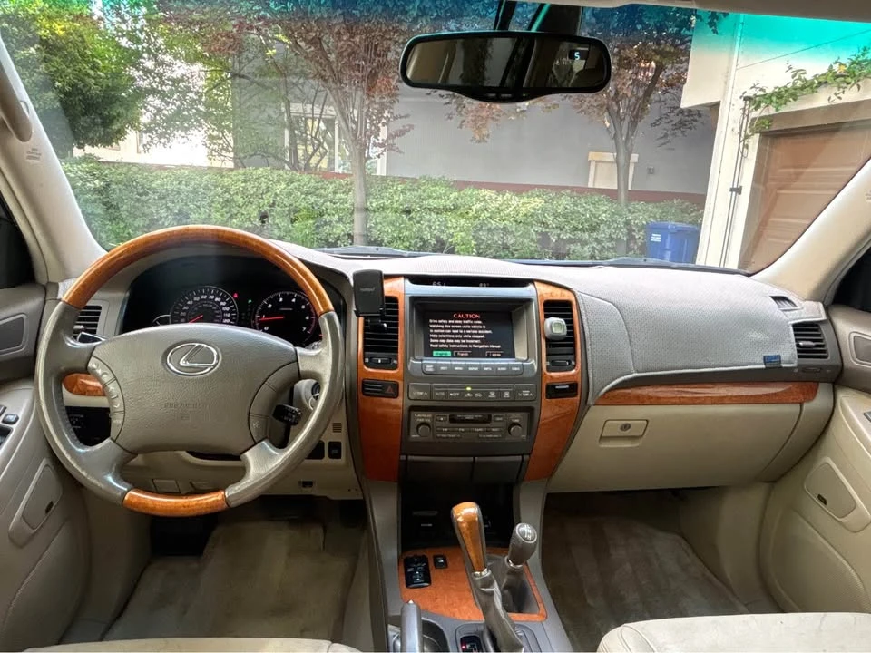 2004 Lexus LX 2nd Gen - Image 13 of 18