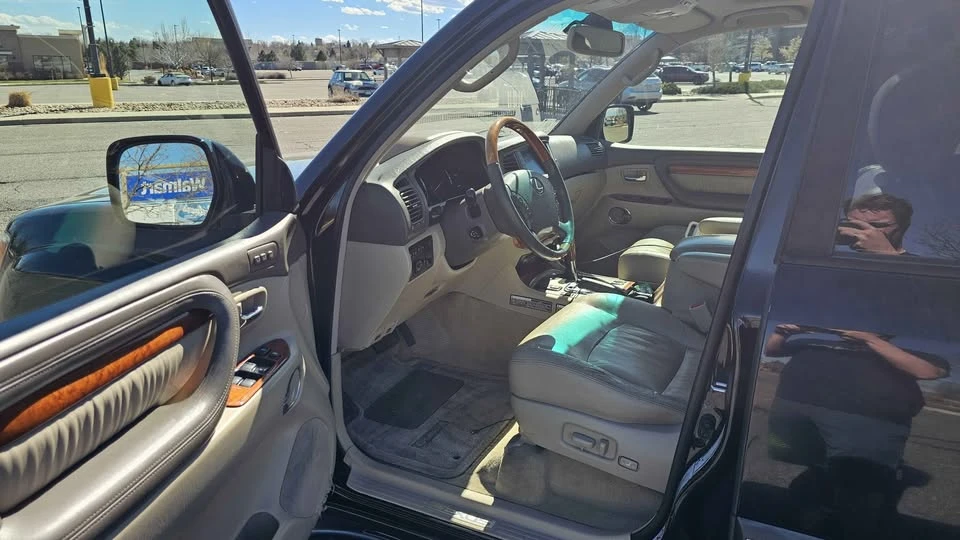 2004 Lexus LX 2nd Gen - Image 5 of 12