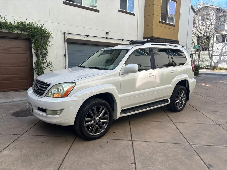 2004 Lexus LX 2nd Gen - Image 2 of 18
