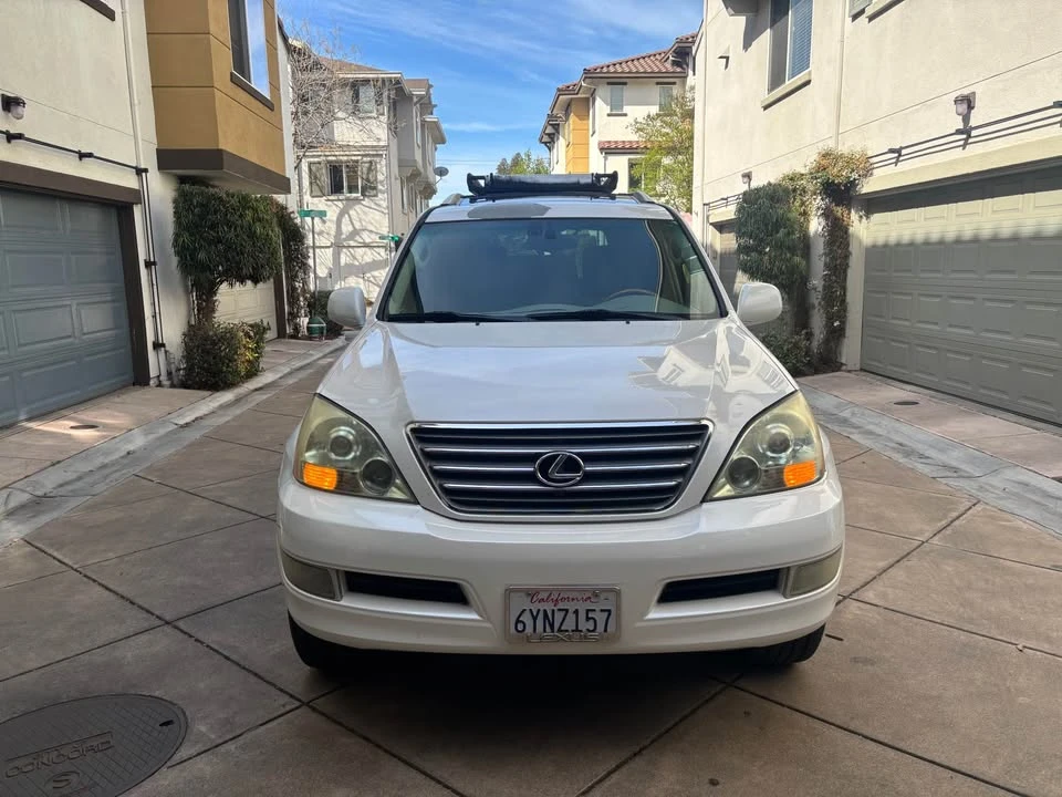 2004 Lexus LX 2nd Gen - Image 3 of 18