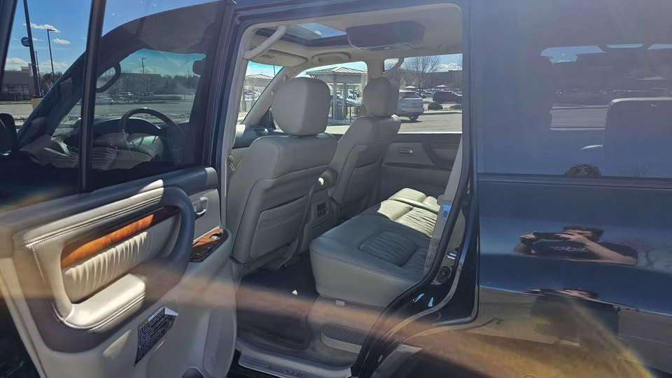 2004 Lexus LX 2nd Gen - Image 6 of 12