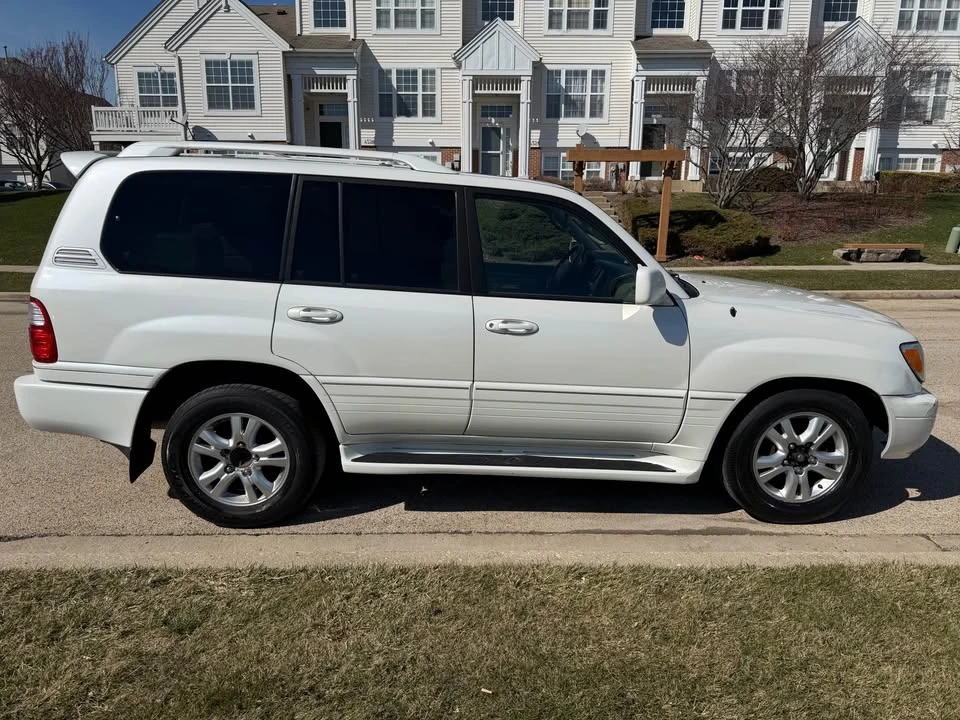2004 Lexus LX 2nd Gen - Image 4 of 15