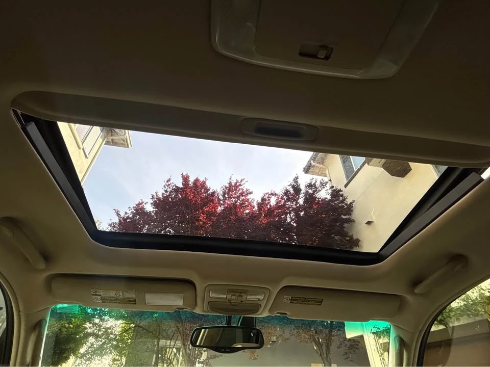 2004 Lexus LX 2nd Gen - Image 17 of 18