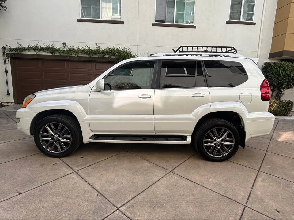 2004 Lexus LX 2nd Gen - Image 8 of 18