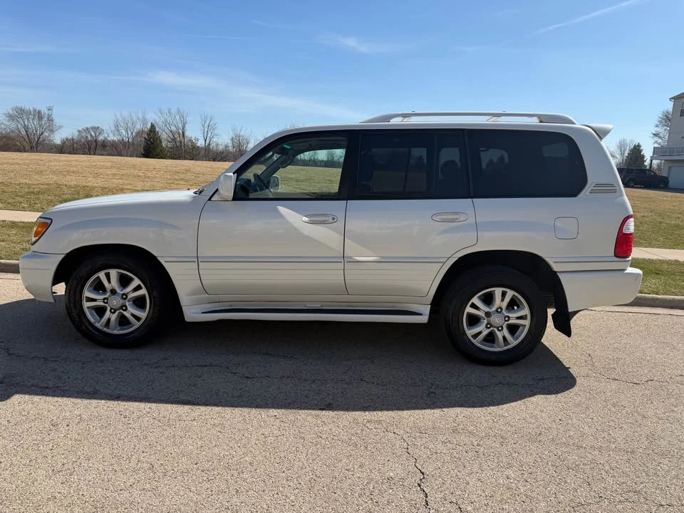 2004 Lexus LX 2nd Gen - Image 8 of 15