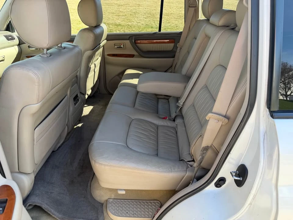 2004 Lexus LX 2nd Gen - Image 13 of 15