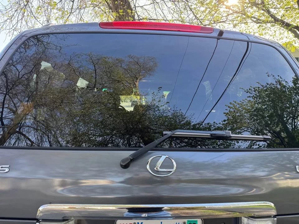 2004 Lexus LX 2nd Gen - Image 9 of 13